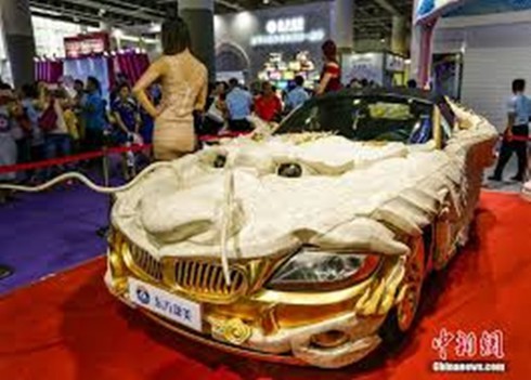 Lóa mắt với BMW Z4 hình rồng dát vàng lấp lánh - ảnh 3