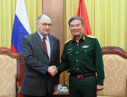 Thượng tướng Trương Quang Khánh tiếp Viện sĩ khoa học Nga - ảnh 1