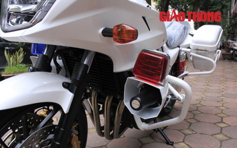 Cận cảnh xe PKL Honda CB400 của BCH Quân sự Hưng Yên - ảnh 8