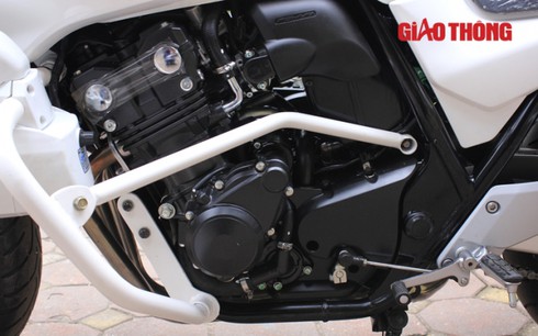 Cận cảnh xe PKL Honda CB400 của BCH Quân sự Hưng Yên - ảnh 10