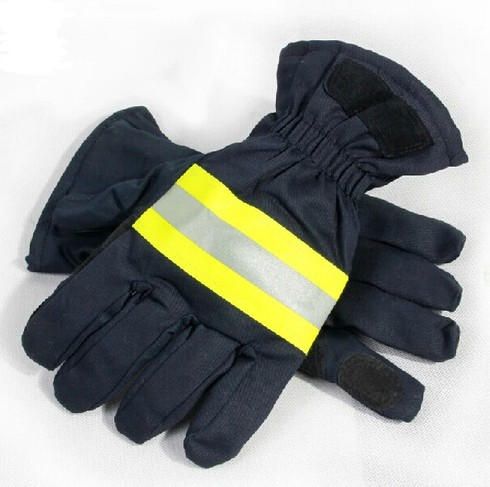 Ô tô không găng tay, khẩu trang bị phạt tới 500 ngàn? - ảnh 1