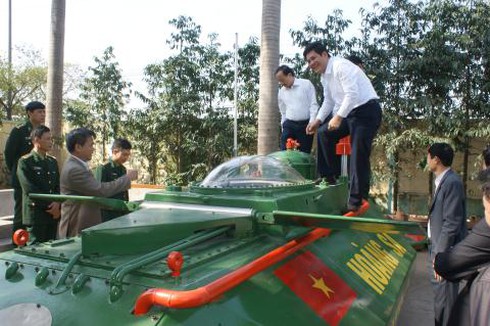 Tàu ngầm mini Hoàng Sa ra biển: Bước tiến mới - ảnh 8
