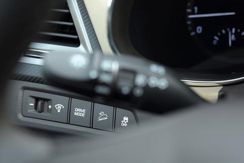 Chính thức ra mắt, Hyundai SantaFe 2016 giá từ 1,1 tỷ đồng - ảnh 8