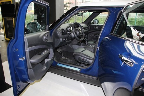 Chi tiết MINI Cooper Clubman vừa ra mắt tại Việt Nam - ảnh 6