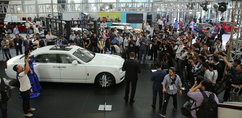 126 xe sang được khách đặt mua tại triển lãm BMW World Vietnam 2016 - ảnh 2