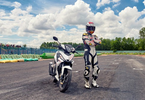 Chùm ảnh các tay đua Giải Honda Việt Nam 2016 thi đấu tưng bừng tại Bình Dương - ảnh 15