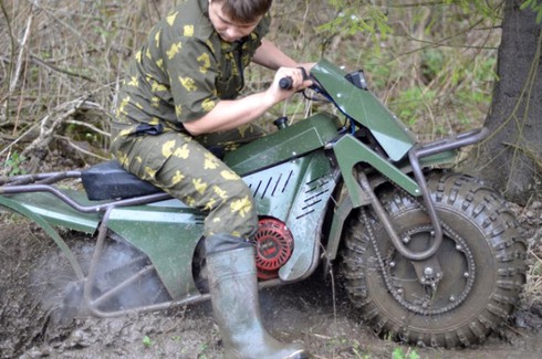 Cận cảnh mô tô 'bánh béo' Taurus - chuyên gia vượt bùn lầy của Nga - ảnh 1