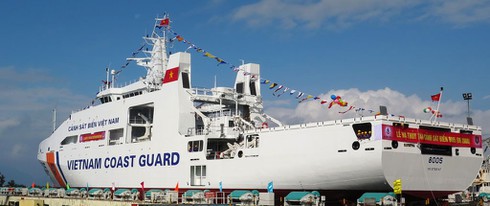 Cảnh sát biển Việt Nam tiếp nhận tàu CBS 8005 giãn nước 2.400 tấn - ảnh 1