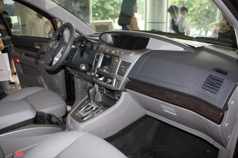 Xe Ssangyong Rexton, Korando, Turismo, Tivoli