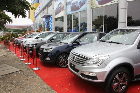 Xe Ssangyong Rexton, Korando, Turismo, Tivoli