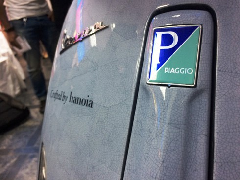 Biểu tượng Ý - Vespa Primavera biến thành đồ độc 'dát' vỏ trứng - ảnh 15