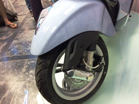 Biểu tượng Ý - Vespa Primavera biến thành đồ độc 'dát' vỏ trứng - ảnh 12