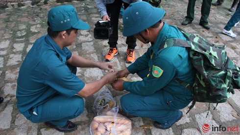 Lực lượng hàng trăm người lên núi tìm trực thăng EC-130 gặp nạn - ảnh 5