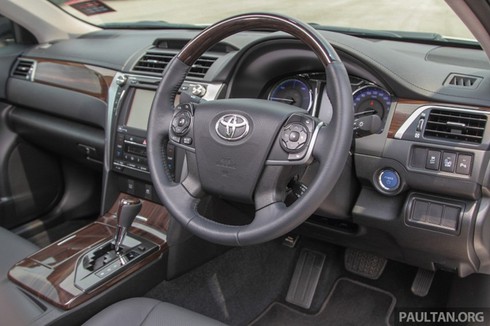 Giá 778 triệu đồng tại Malaysia, Toyota Camry nâng cấp 2016 sắp về Việt Nam? - ảnh 1