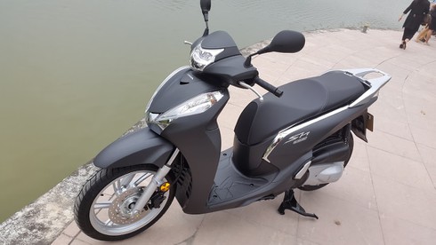 Chốt giá 248 triệu, Honda SH300i nhập từ Italia kiếm khách hạng sang Việt Nam - ảnh 2