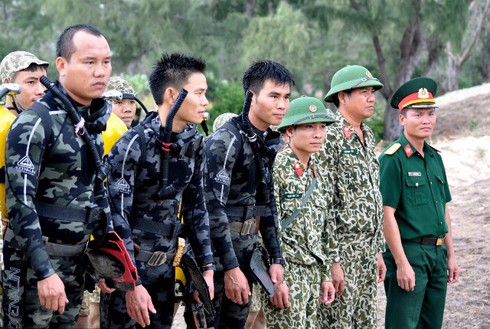 Hình ảnh hiếm đặc công người nhái Việt Nam trong lòng biển - ảnh 1
