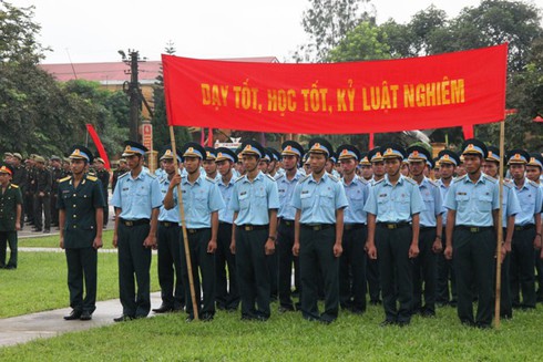 Khai giảng Học viện, thăm Sở Chỉ huy bí mật Phòng không - Không quân - ảnh 3