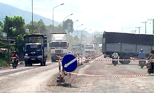 Đề nghị phê bình hàng loạt nhà thầu thi công dự án Quốc lộ 1 - ảnh 1