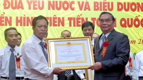 “Lão nông” vượt khó giúp người nghèo - ảnh 1