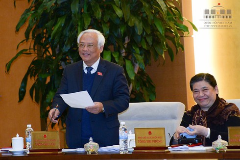 Thường vụ Quốc hội thảo luận về việc giới thiệu người ứng cử ĐBQH - ảnh 1