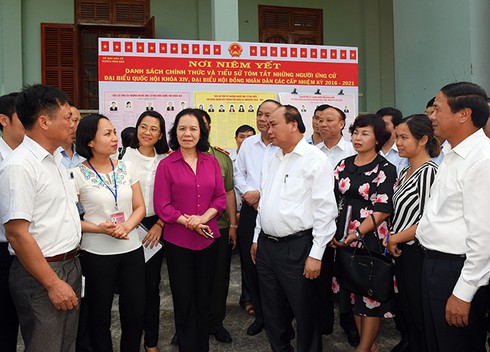 Thủ tướng Nguyễn Xuân Phúc vận động bầu cử tại Hải Phòng - ảnh 2