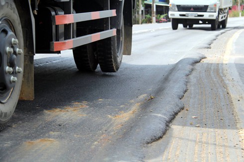 Đường 2.000 tỷ hư hỏng, 6 đơn vị bị phê bình - ảnh 1