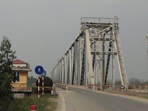 Đề xuất sửa chữa cầu Việt Trì xuống cấp và cho phép thu phí - ảnh 1