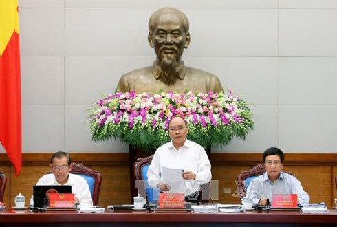Thủ tướng: Kiên quyết đưa ra khỏi bộ máy những người nhũng nhiễu dân - ảnh 1