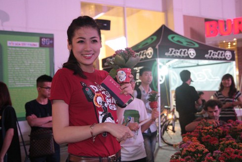 Chết cười với slogan trong gala Tắt đèn Bật ý tưởng 2013 - ảnh 17