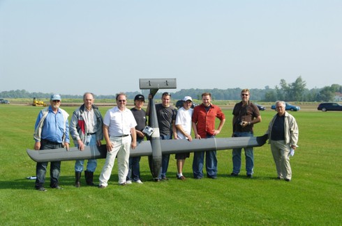 Canada sắp có UAV có khả năng “săn ngầm” - ảnh 1