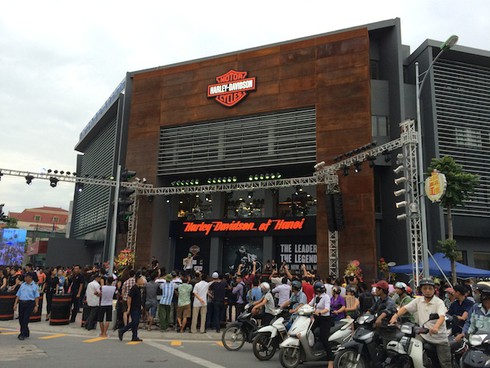 Harley-Davidson Hà Nội ra mắt ầm ĩ gây tắc đường - ảnh 1