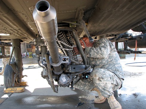 Sức mạnh đáng kinh ngạc của trực thăng Apache AH-64D - ảnh 2