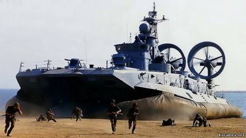 Khám phá bí ẩn tàu đổ bộ đệm khí Bò rừng “Zubr” - ảnh 7