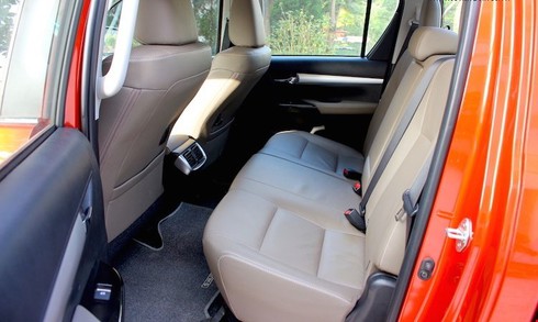Chạy thử và cảm nhận Toyota Hilux hoàn toàn mới - ảnh 5