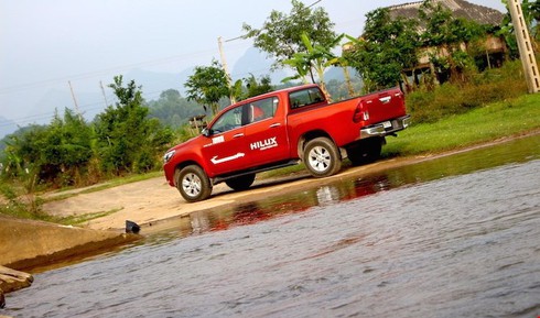 Chạy thử và cảm nhận Toyota Hilux hoàn toàn mới - ảnh 6
