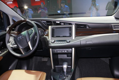 Ảnh chi tiết nội, ngoại thất Toyota Innova 2016 giá gần 1 tỷ vừa ra mắt - ảnh 6