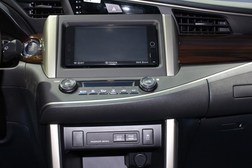 Ảnh chi tiết nội, ngoại thất Toyota Innova 2016 giá gần 1 tỷ vừa ra mắt - ảnh 7