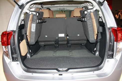 Ảnh chi tiết nội, ngoại thất Toyota Innova 2016 giá gần 1 tỷ vừa ra mắt - ảnh 9