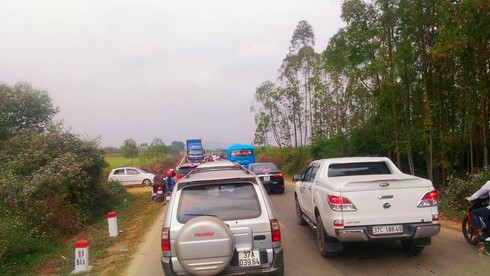 Nghệ An: Tắc đường “kinh hoàng” trước giờ khai hội hoa Hướng dương - ảnh 3