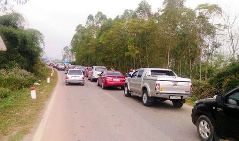 Nghệ An: Tắc đường “kinh hoàng” trước giờ khai hội hoa Hướng dương - ảnh 5