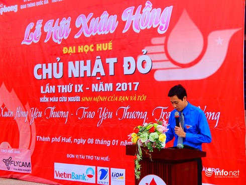 Hàng trăm sinh viên Huế hưởng ứng ngày “Chủ nhật đỏ” - ảnh 1
