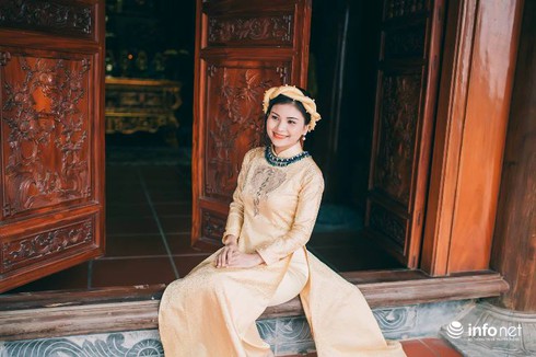 Người Hà Tĩnh diện áo dài xuống phố đón Tết - ảnh 8