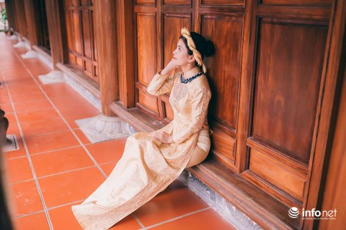 Người Hà Tĩnh diện áo dài xuống phố đón Tết - ảnh 9