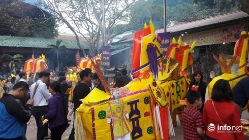 Hà Tĩnh: Đốt hàng trăm