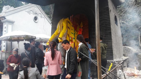Hà Tĩnh: Đốt hàng trăm