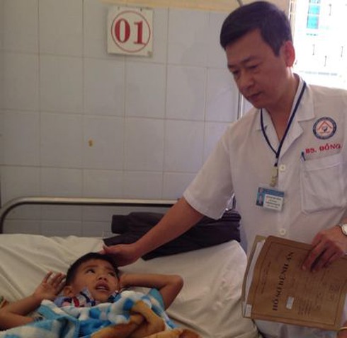 Đắk Lắk: Sụp bồn cầu tại trường, bé 5 tuổi bị nứt sọ, gãy xương chậu - ảnh 2
