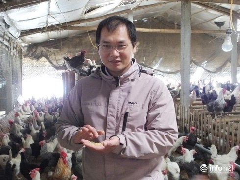 Thạc sĩ nước ngoài về quê “xúc phân gà”, kiếm tiền tỉ mỗi năm - ảnh 1