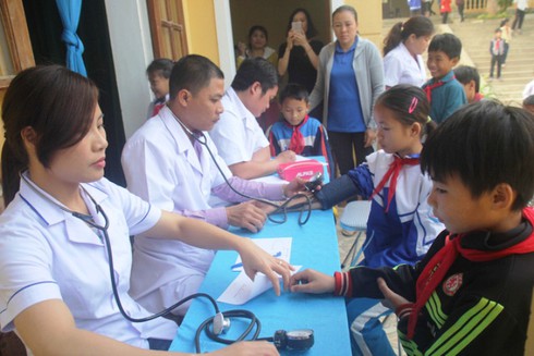 Sở Y tế Nghệ An họp khẩn vụ hàng chục học sinh viêm cầu thận - ảnh 1