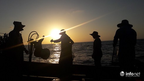 Đánh ghẹ đỏ ở ngư trường Vịnh Bắc Bộ (bài 1) - ảnh 1