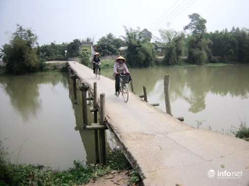 Thanh Hóa: Đánh đu tính mạng trên cây cầu “tử thần” - ảnh 4